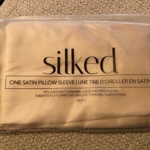 Silked Pillow Sleeve